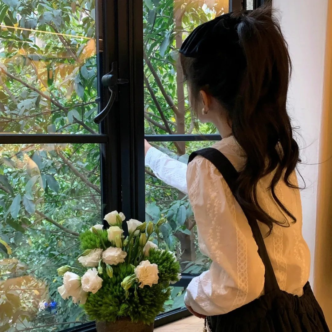 夜深吻唇香