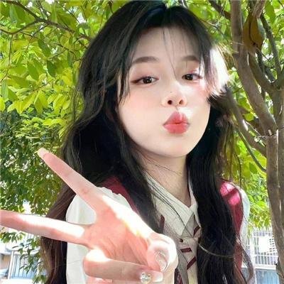 蓝与白形成的蔚蓝色